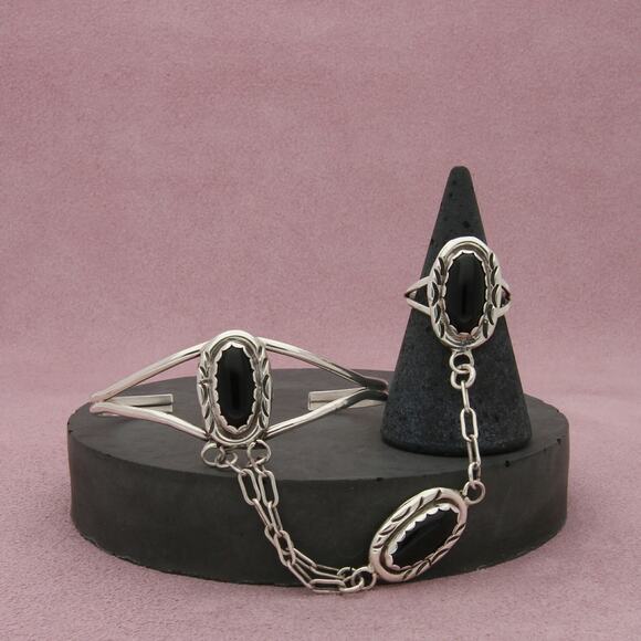 navajo sterling silver vintage onyx slave cuff & ring (sz 6) bracelet size 6in - Picture 1 of 3